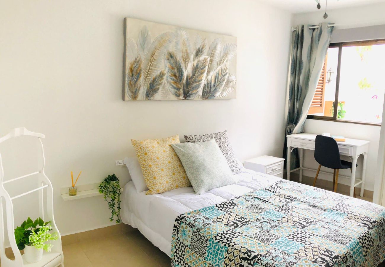 Apartamento en Playa de Las Americas - Diki · Diki : La Casa Marina de Plata