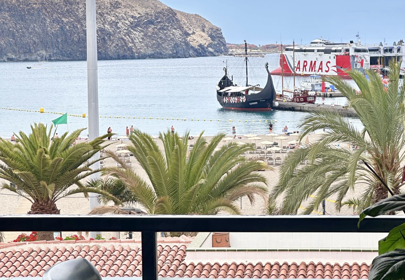 Apartamento en Los Cristianos - The Enchanted Bay, Sand & Sea