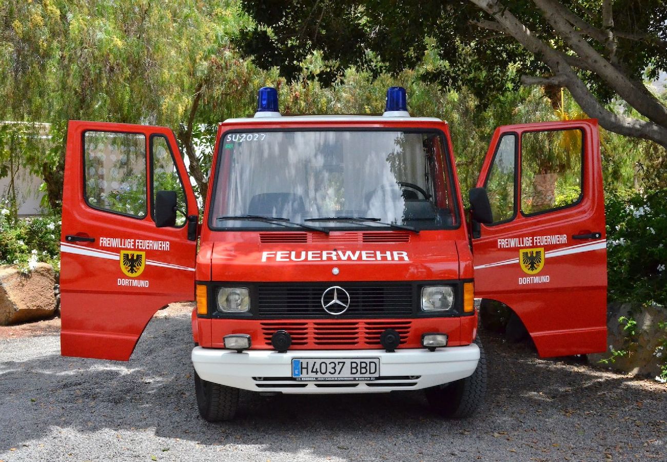 Casa mobile a Los Cristianos - Conny, a Mercedes Firefighter Camper Van