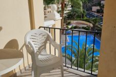 Studio a Los Cristianos - The Poolside Haven: Azure Dreams
