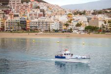 Studio a Los Cristianos - The Poolside Haven: Azure Dreams