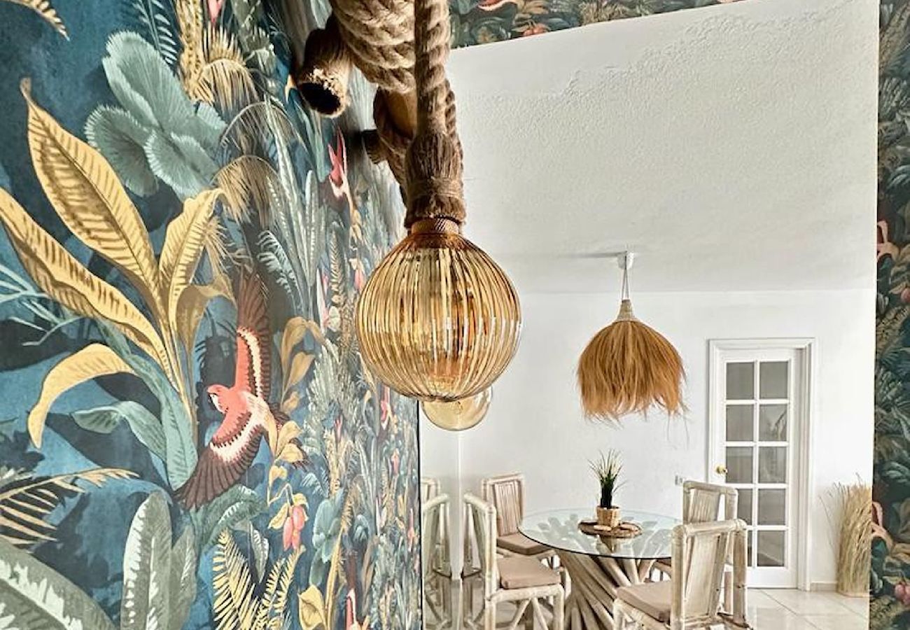 Apartment in Los Cristianos - Tropical Lounge, Los Cristianos, Pool & Sea, Wifi